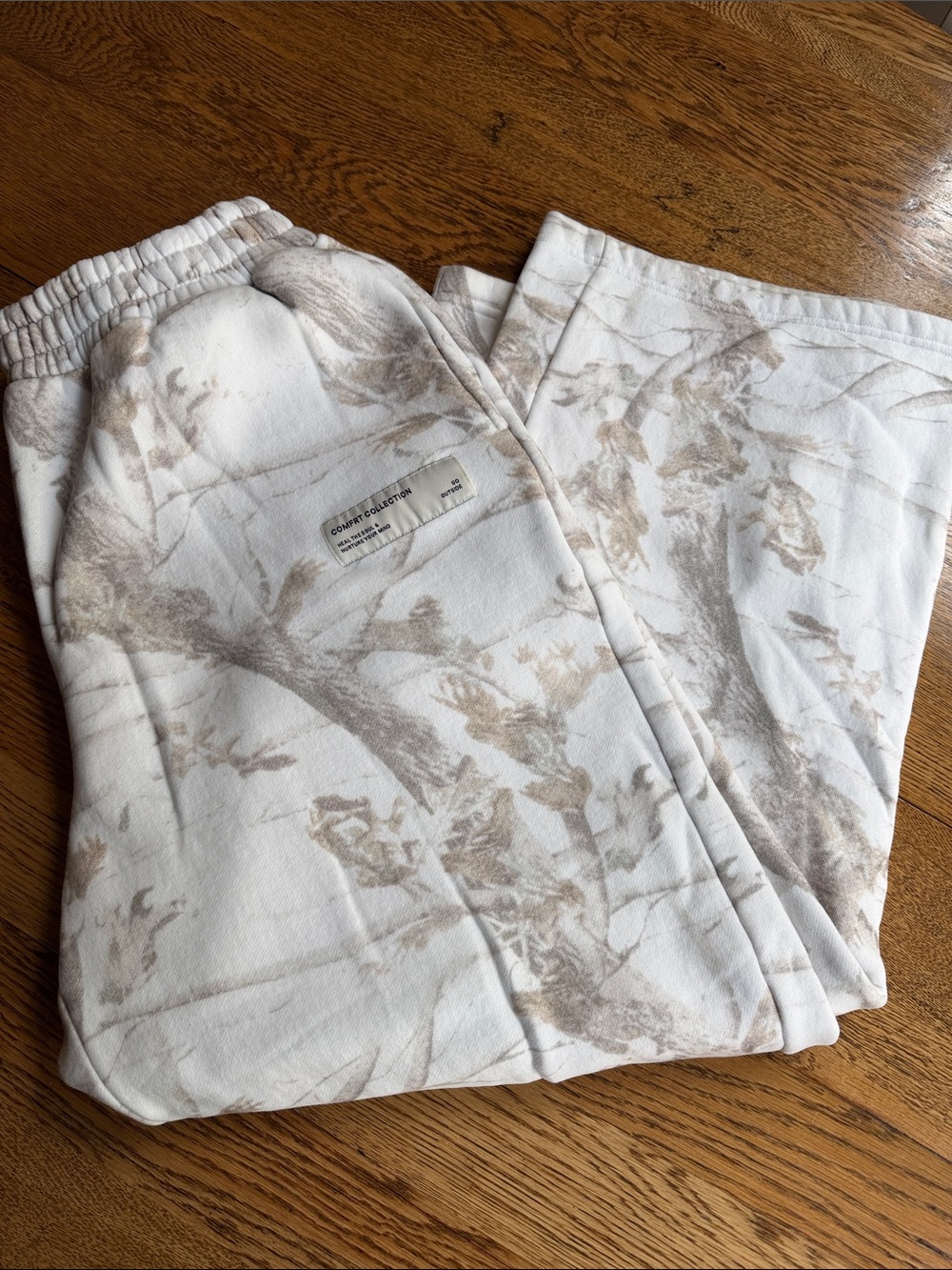 Women's White & Taupe Printed Joggers - Picture 1 of 3